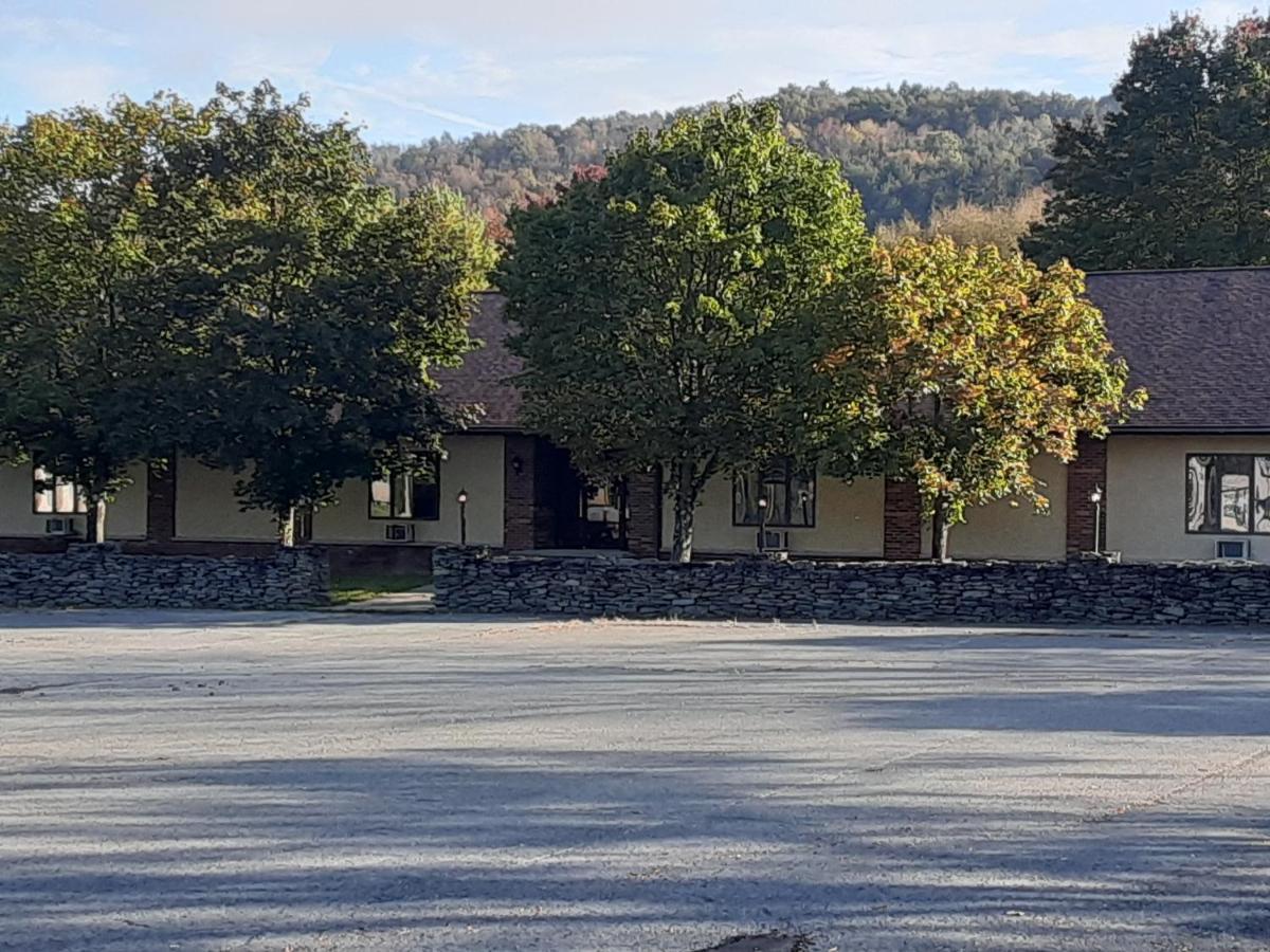 Mountain View Lodge Clifford Eksteriør bilde